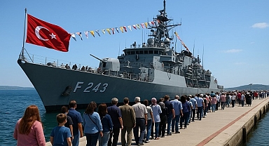 Savaş Gemileri Çanakkale’de Halkın Ziyaretine Açılıyor