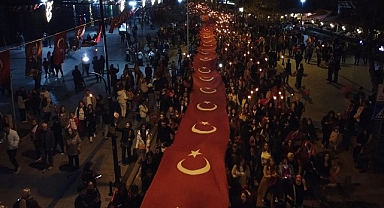 Çanakkale’de Fener Alayı Coşkusu Cumhuriyet Bayramı’nı Taçlandırdı
