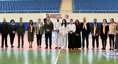 ÇOMÜ’de Kadına Şiddete Karşı Sıfır Tolerans Mesajı Verildi