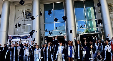 ÇOMÜ Lisansüstü Mezunları Törenle Kep Attı