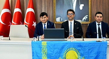 Kazakistan Başkonsolosu Amankul, ÇOMÜ’de Öğrencilerle Dayanışma Çağrısı Yaptı