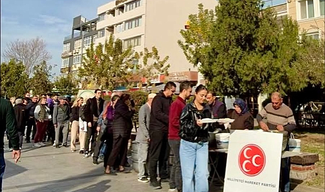 MHP Çanakkale İl Başkanlığı’ndan Şehitlere Saygı: Pilav Hayrı Düzenlendi