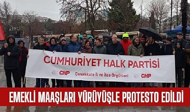 CHP’den Yağmur Altında Emekli Maaşı Protestosu