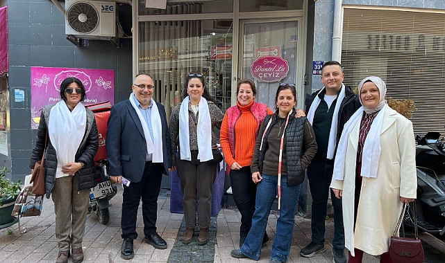 "Makam için değil esnaf için" diyen Türkoğlu çarşıya indi