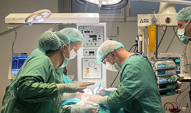 Çanakkale'de 458 Gram Doğan Prematüre Bebeğe Çanakkale’de Yatak Başında Kalp Ameliyatı