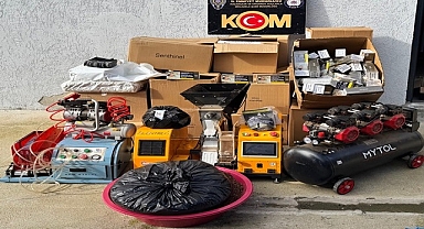 Çanakkale’de Kaçakçılık ve Tefecilik Operasyonu: 5 Şüpheli Yakalandı