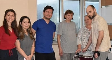 Trafik Kazasında Ağır Yaralanan Rus Çift, Çanakkale’de Sağlığına Kavuştu