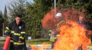 ÇOMÜ’de Deprem Haftası Kapsamında Yangın Tatbikatı Gerçekleştirildi