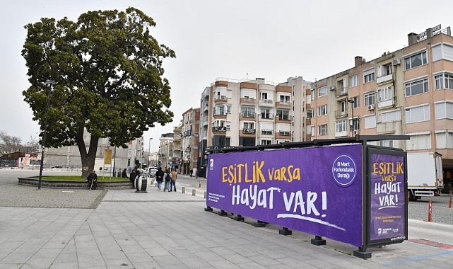 İskele Meydanı’ndaki Otobüs Durağı “8 Mart Farkındalık Durağı”na Dönüştürüldü