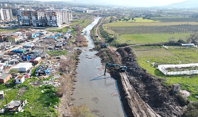 Sarıçay’da Taşkın Riskine Karşı Temizlik Çalışması