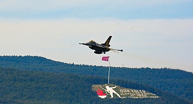 SOLO Türk'ten Çanakkale Semalarında Nefes Kesen Gösteri