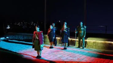 Şafak Ayini’nde Duygu Dolu Anlar