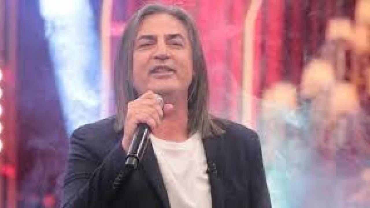 Ünlü Şarkıcı Çelik'ten Çanakkale’de Gönülleri Isıtan Yardım