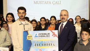 TURAN VAN'DAN SESLENDİ: "TERÖRSÜZ TÜRKİYE'NİN KAPISI AÇILDI"